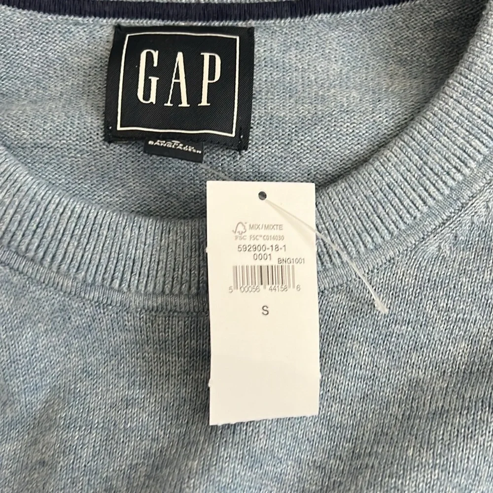 New With Tags Men’s Gap Sweater - Picture 5 of 5